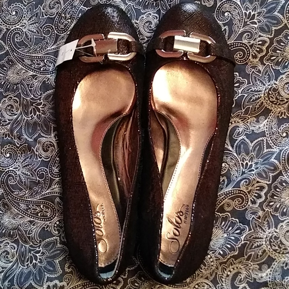 Black metallic size 11 Solos by Softspots flats
